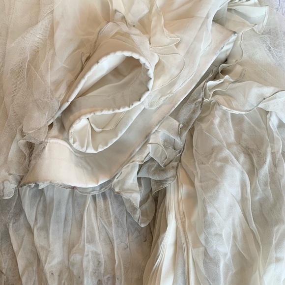 Vera Wang Hayden Wedding Dress - Picture 10 of 16